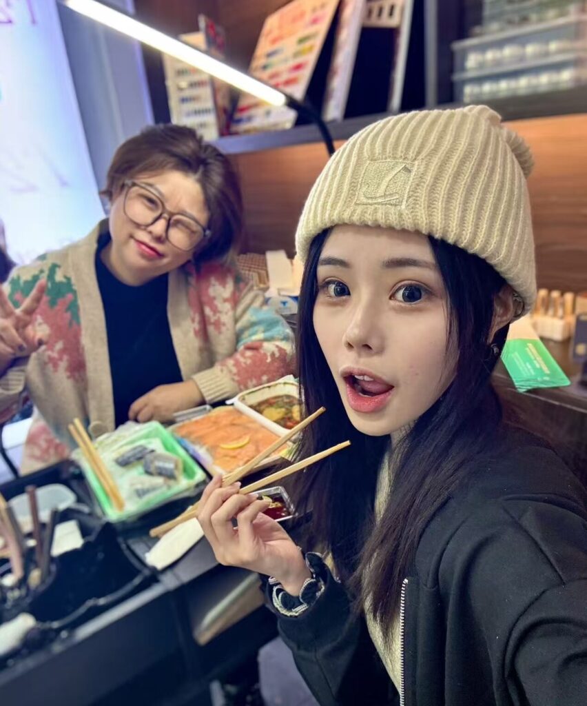 シリーズ：私の中国留学体験記　上海留学生 H.Yさん・21歳「不安定な世の中で進路に悩む学生へ＝ネガティブな私が中国SNSで目標を見つける。Z世代の若者のチャンスは中国SNSにアリ！！」